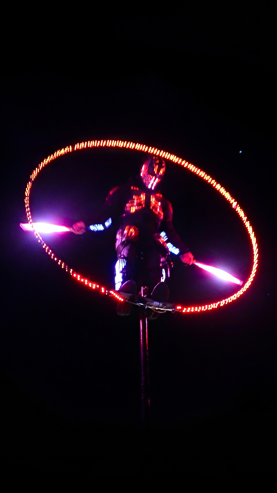 Acrobatic light show in LED costumes – Shine's Creed